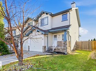 9047 Scott Cres NW, Edmonton, AB T6R0E8