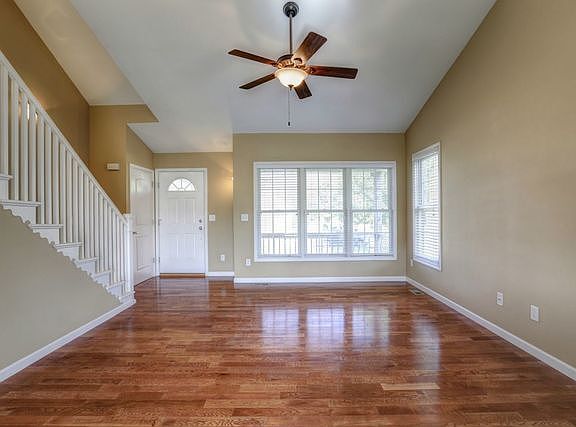 3rd image of 501 Prairie Ln
