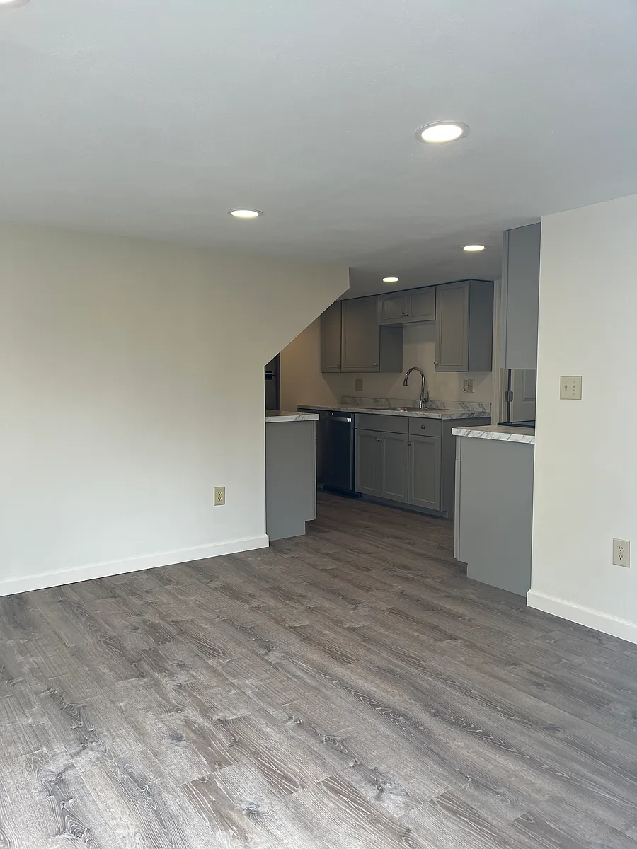 Building Photo - 14 Myrica Ave #3