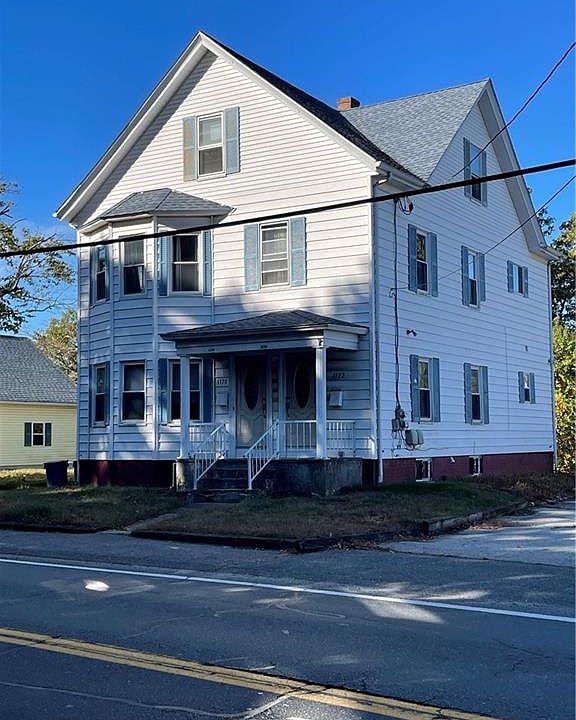 1st image of 1170-1172 Lonsdale Ave