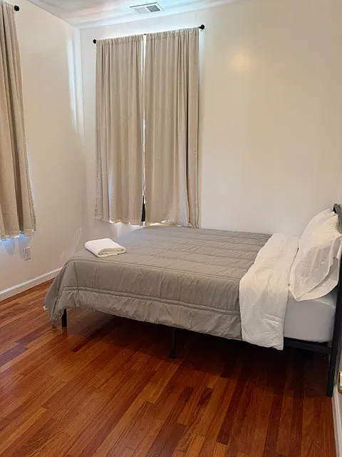2 bed, 650 sqft, $1,300 — Photo 4
