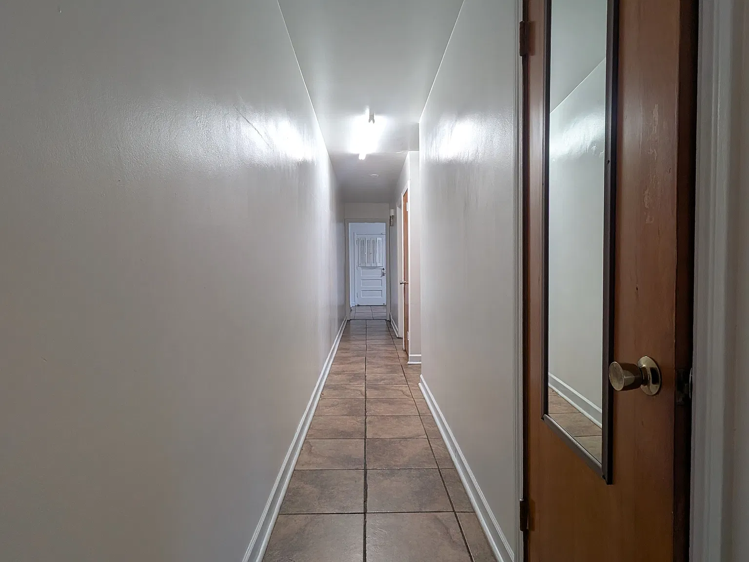 2 bed, 1000 sqft, $2,200 — Photo 4