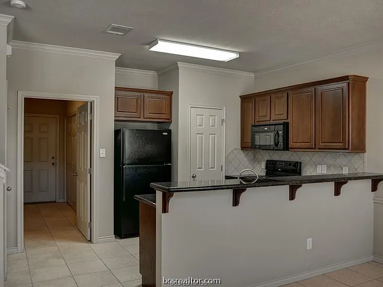 146 Forest Dr — Photo 6