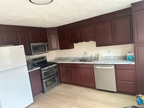 18 Tobin Ave, North Chelmsford, MA 01863