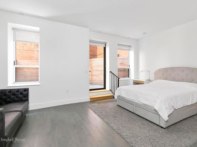 416 W 52nd St #218, New York, NY, 10019