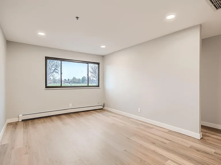 435 Manhattan Dr #A — Photo 8