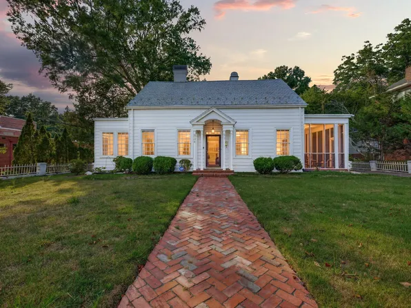 934 S Chestnut St, Henderson, NC 27536