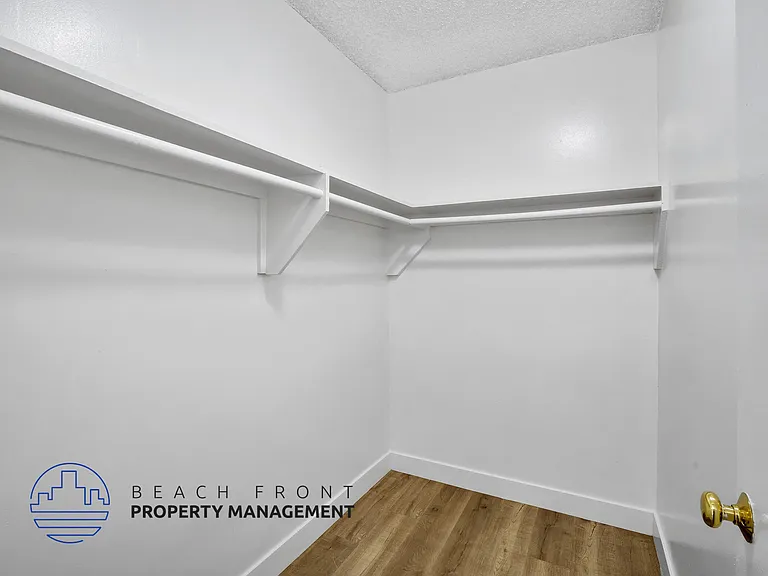 868 Victor Ave. — Photo 12