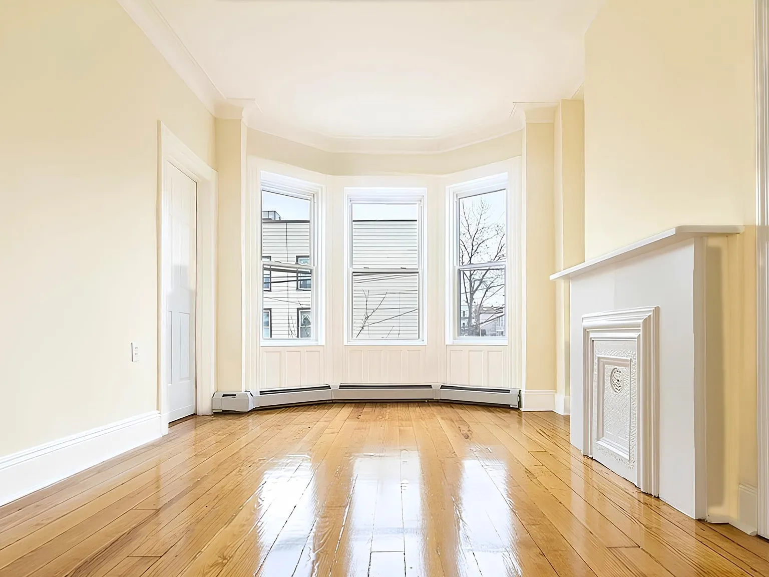 2 bed, 1.0 bath, 900 sqft, $2,500 — Photo 1