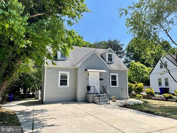 2nd image of 918 Nichols Dr