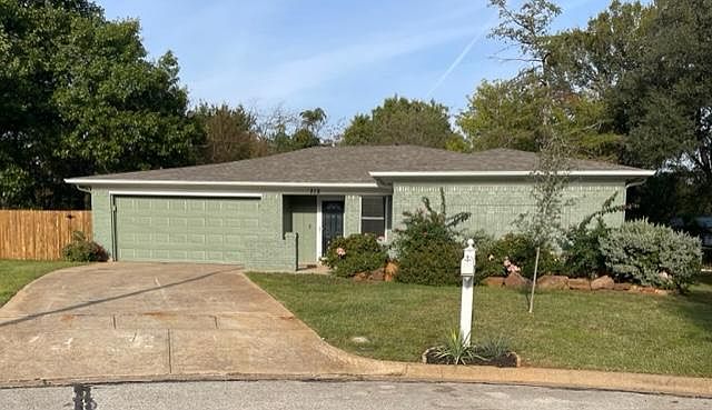 1st image of 712 Charles Ct