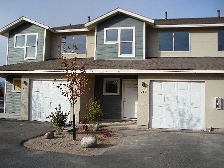 1st image of 605 Village Dr
