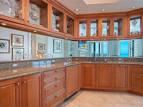 4th image of 4501 Gulf Shore BLVD N #1103