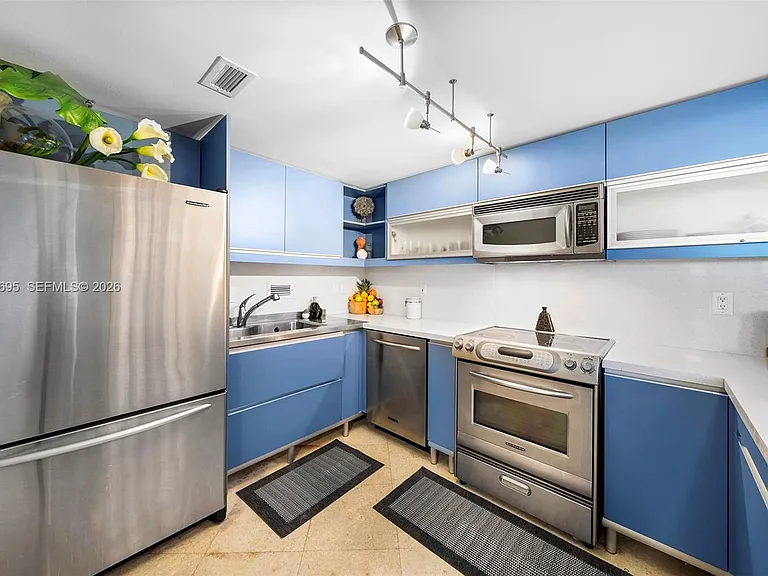 2301 Collins Ave #408 — Photo 3