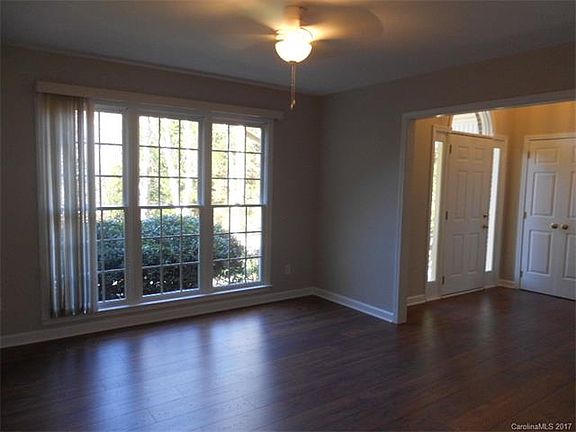 4th image of 165 Quiet Cove Rd #39