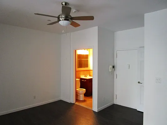 Rented by Easy Rental LLC | media 45