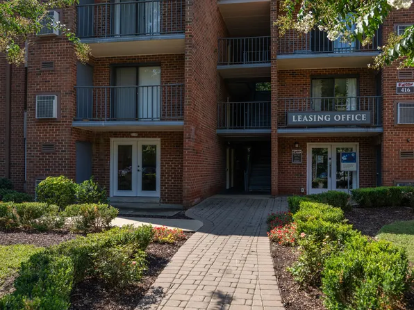 Parkway Apartments