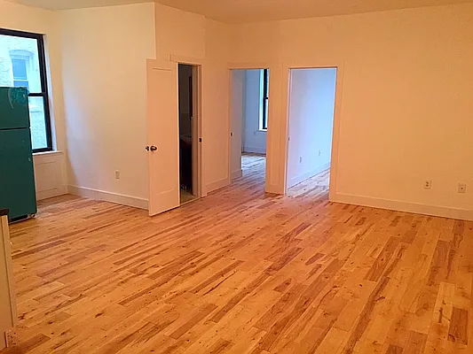 Rented by M & J Tenaglia Realty Corp | media 40