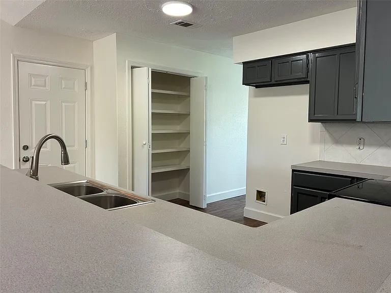 17034 Coachmaker Dr — Photo 11