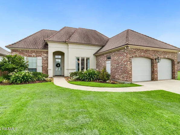 207 Ember Grove Xing, Lafayette, LA 70508