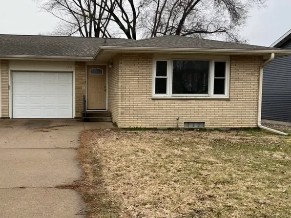 2316 32nd St S, La Crosse, WI 54601