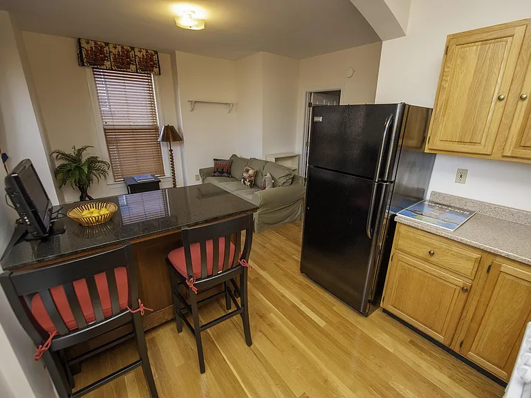 238 State St #4 — Photo 3