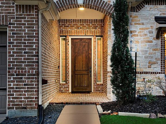 2nd image of 18 Chase Mills Pl