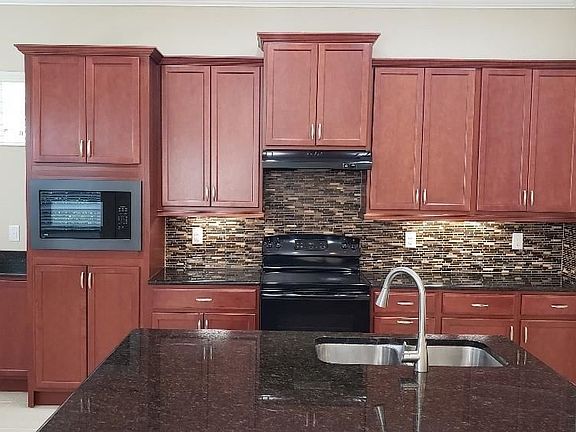 4th image of 13818 Eliot Ave