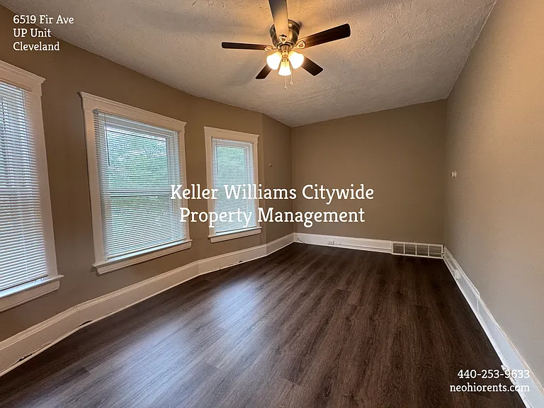 2 bedroom 1 bath up unit in Gordon Square — Photo 8