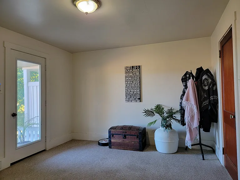 10 N Peartown Rd — Photo 11