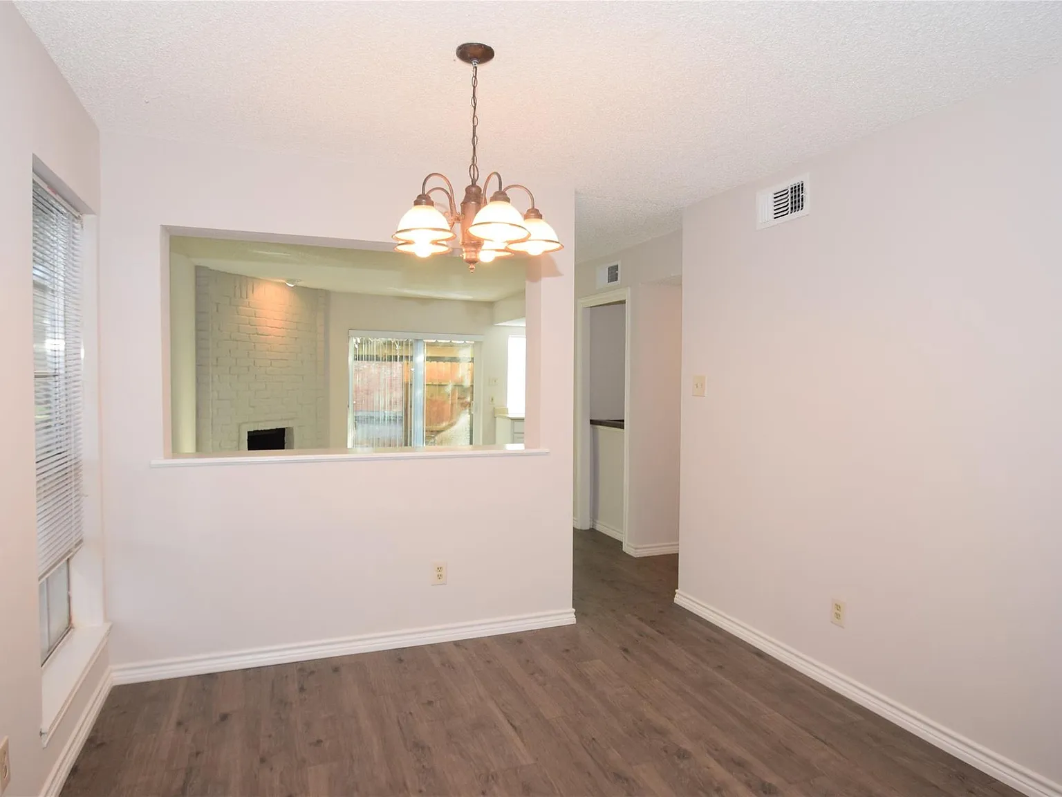 3 bed, 2.5 bath, 1848 sqft, $2,150 — Photo 4