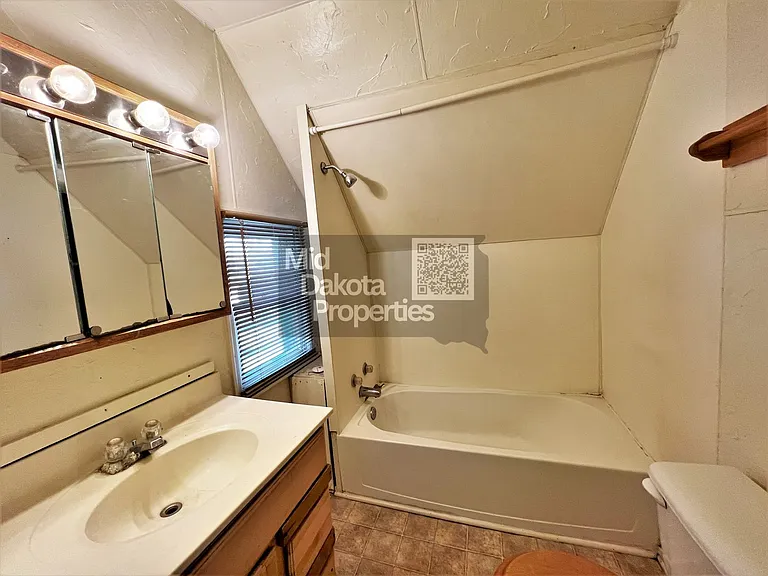 915 W 4th Ave — Photo 10