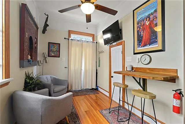 2020 Dauphine St — Photo 8