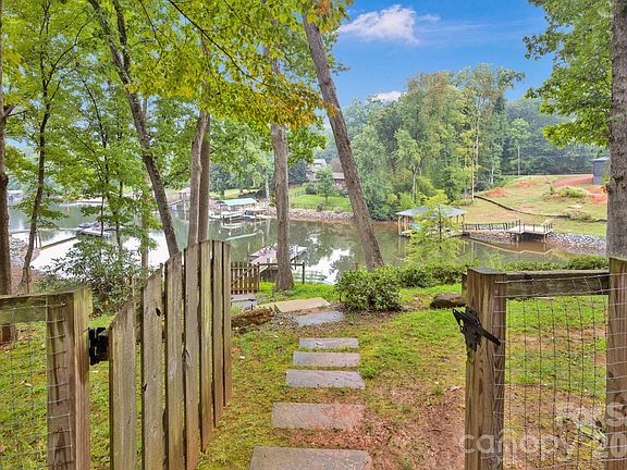 5th image of 470 Lakeview Shores Loop