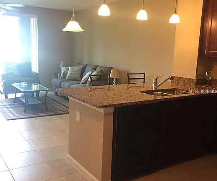 1560 Chelsea Dr — Photo 5