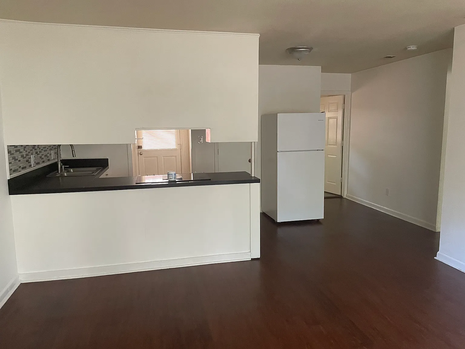 2 bed, 960 sqft, $1,570 — Photo 4