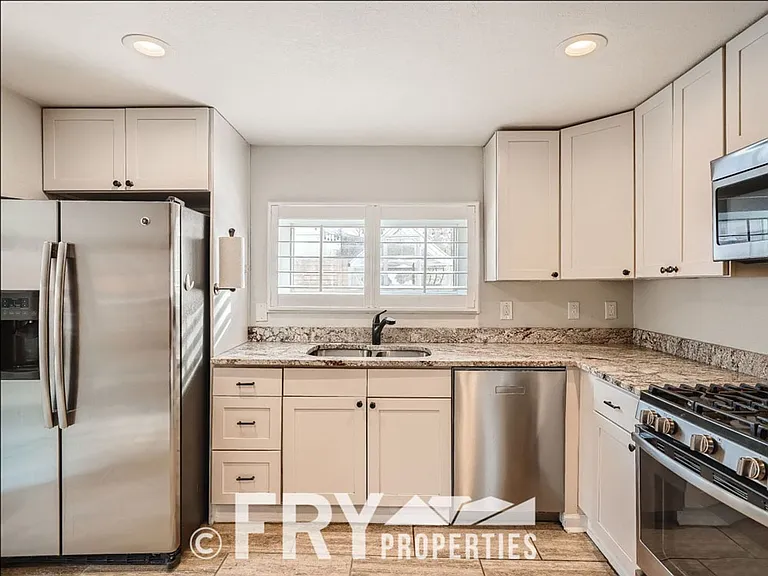 98 S Newland St — Photo 18