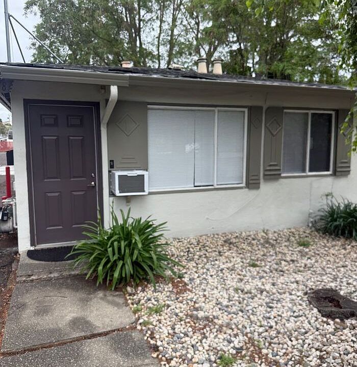 1st image of 20358 Concord Ave