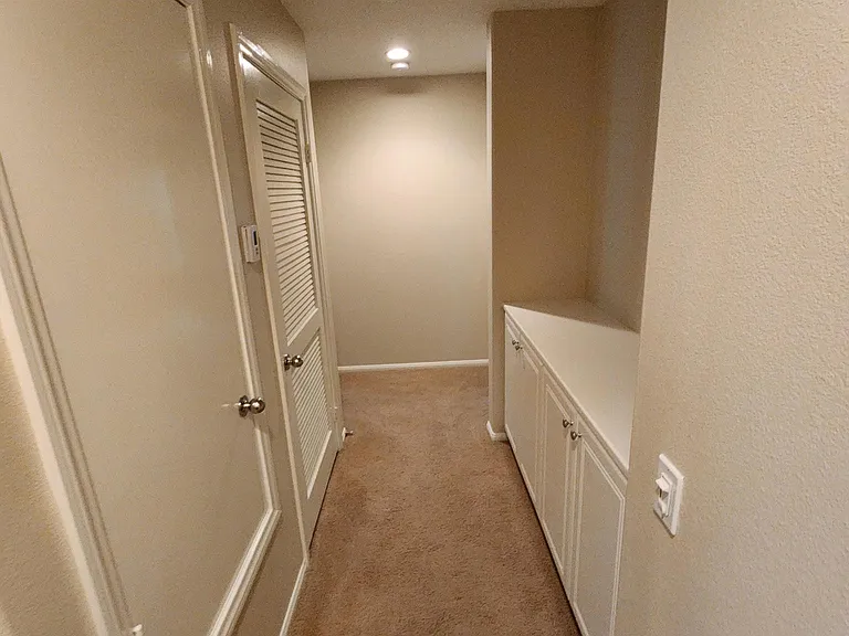 969 S Bluff Rd — Photo 21