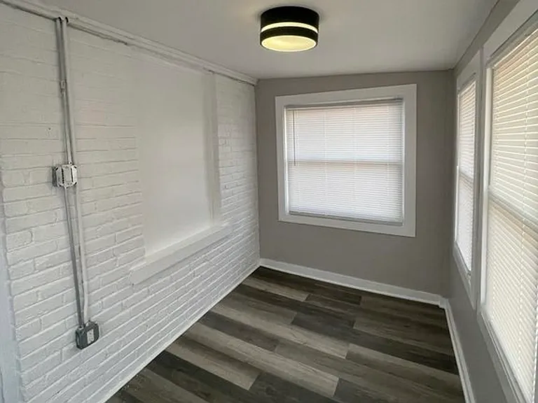 539 Wentworth Ave — Photo 6