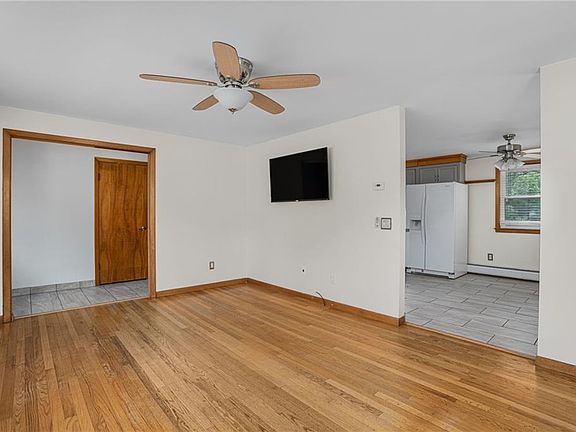 5th image of 34 Grandview Dr