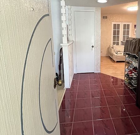 3rd image of 825 Browning Pl