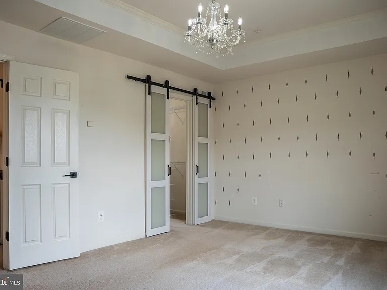 42243 Canary Grass Sq — Photo 52
