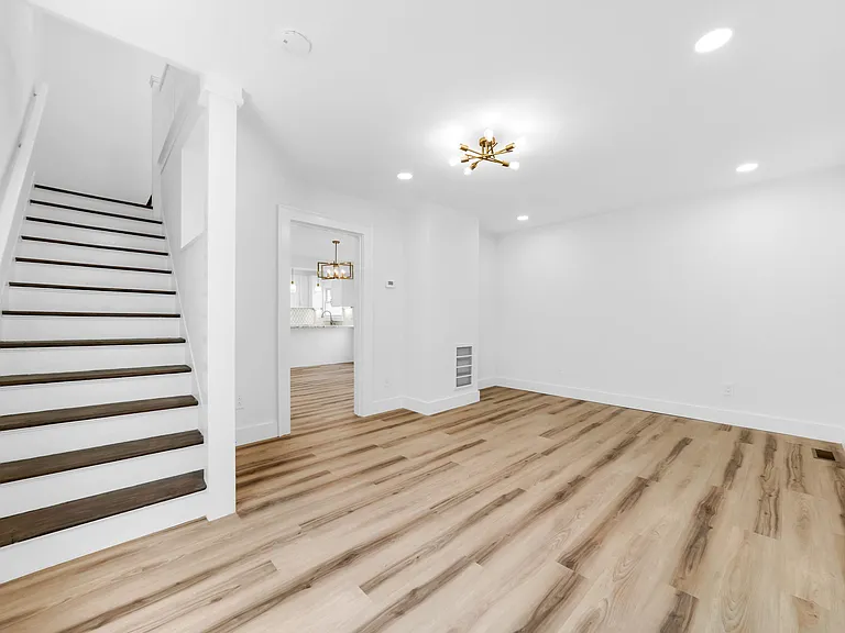 21 Morris Rd — Photo 5