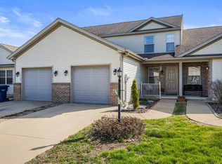 1404 Bluegrass Ln, Champaign, IL 61822