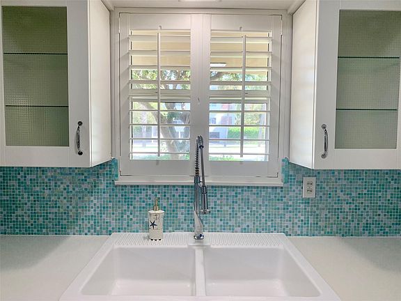 5th image of 930 Osceola Drive #2