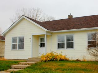 317 6th St, Riverdale, ND 58565