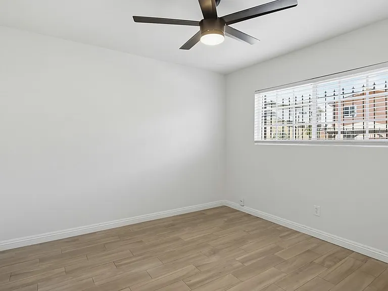 4253 1/2 Altadena Ave #1/2 — Photo 10