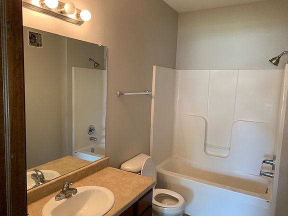 5th image of 1825 SW White Birch Cir Unit 6-1