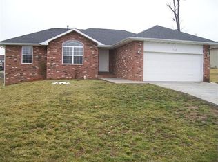3722 W Greenway Dr, Springfield, MO 65807
